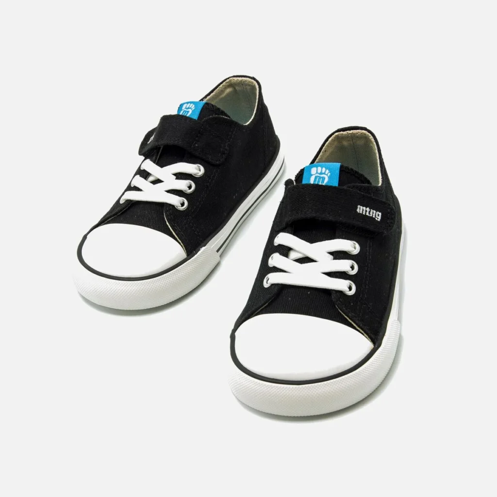 Mustang Free 49065 Canver Negro