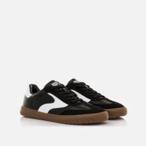 Mustang Free 84806 JYM Negro